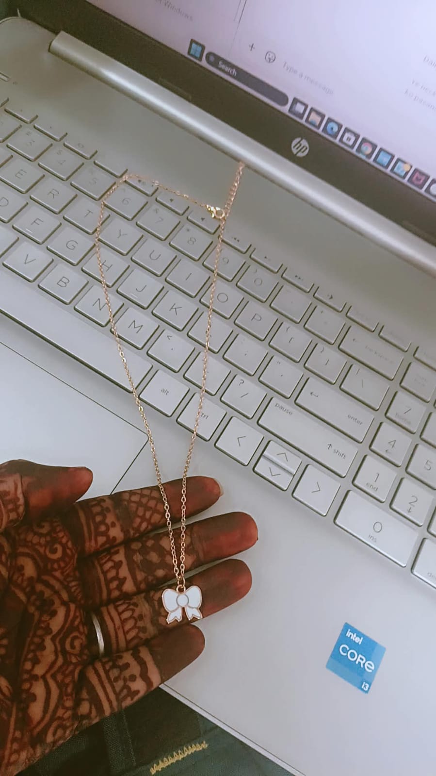 Elegant Bow Charm Necklace – Rose Gold Finish