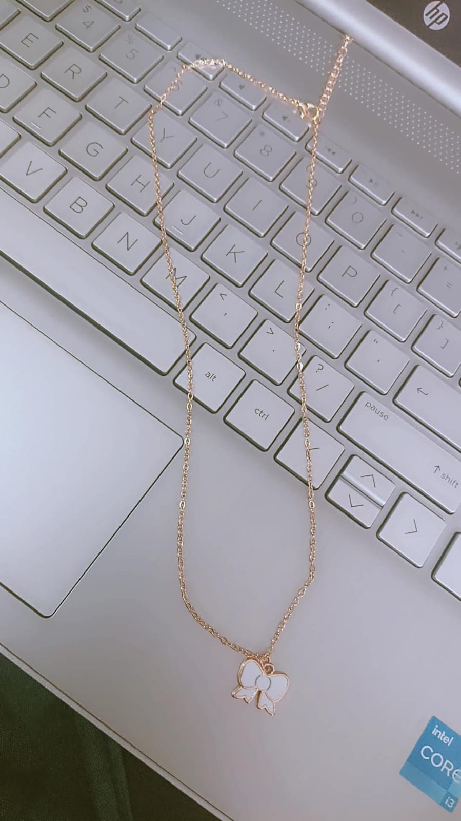 Elegant Bow Charm Necklace – Rose Gold Finish